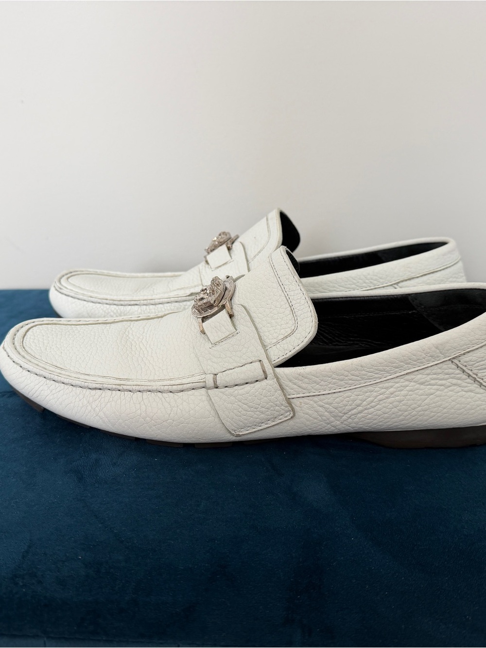 Versace White Pebbled Leather Medusa Bit Loafers 10.5 (EU 43.5) - Picture 3 of 7